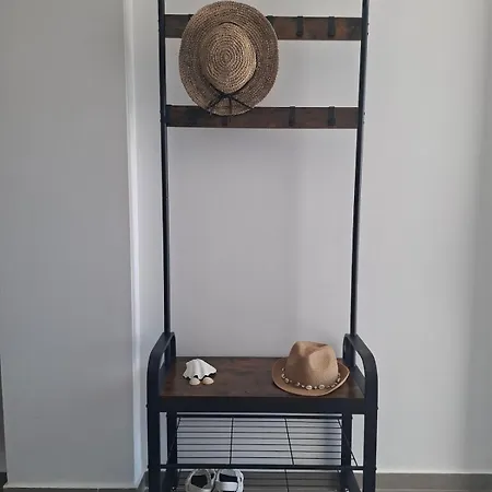 Seafront Christina Villa Kanatádhika